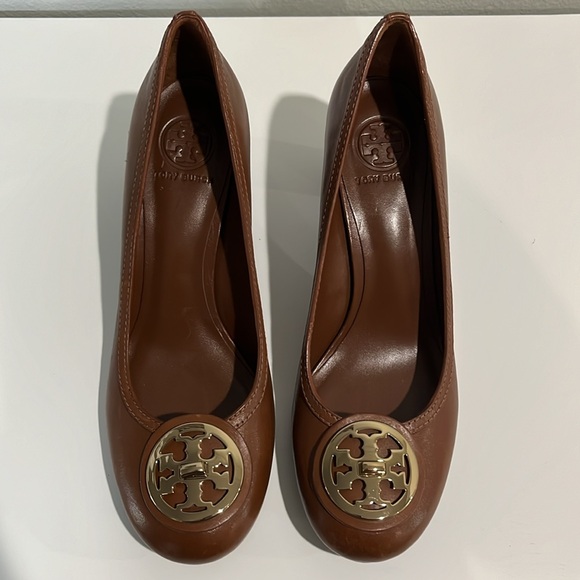 Tory Burch Leather Pumps - Picture 4 of 14